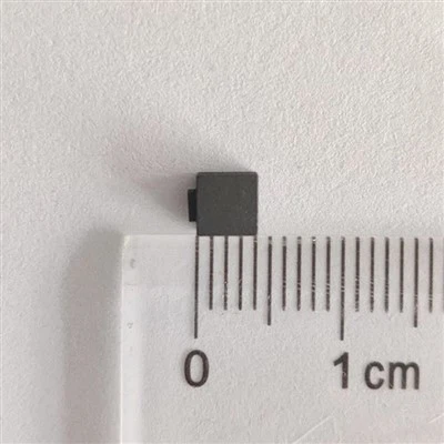 Étiquettes RFID pour surfaces métalliques